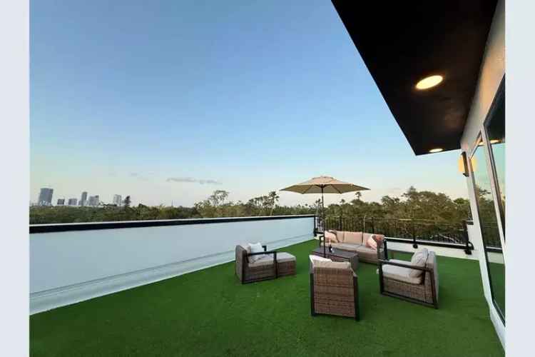 Luxury Townhomes in Gated St Petersburg Community