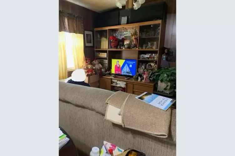 Charming 3-Bedroom Home in St Petersburg Great Potential