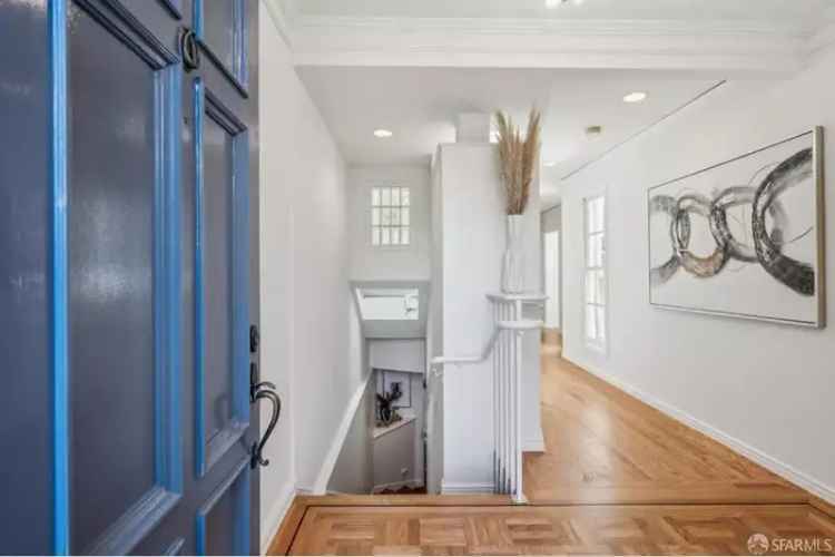 3-Bedroom Home near USF Campus - Classic Elegance Meets Modern Comfort