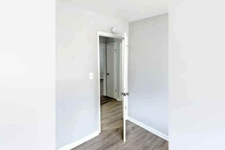 3 Bedroom 2 Bathroom Home Near Amenities
