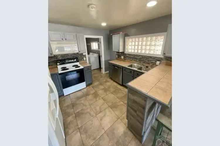 House For Sale , 521, Collins Avenue, Pueblo, Colorado