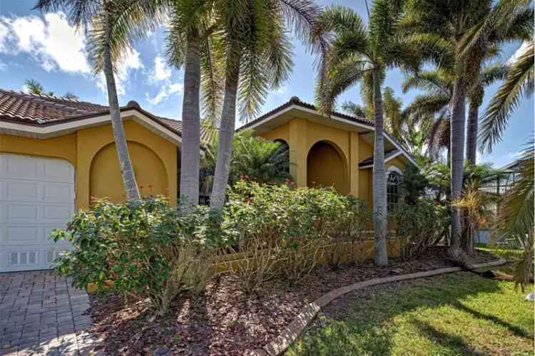4 Bedroom 2 Bath Pool Home in Burnt Store Isles with Boat Lift