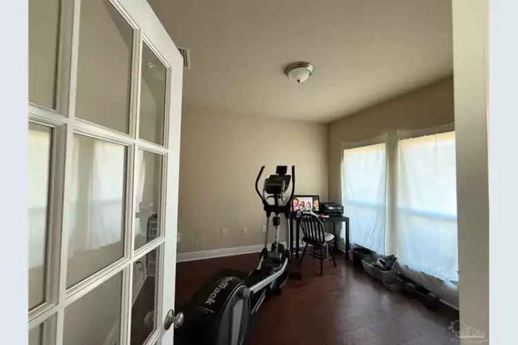 4 Bedroom Home Short Sale in Heritage Estates