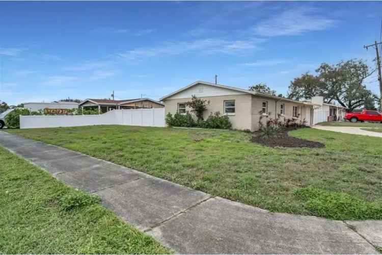 Updated 3-Bedroom Home in St Petersburg with New Kitchen and Bathrooms