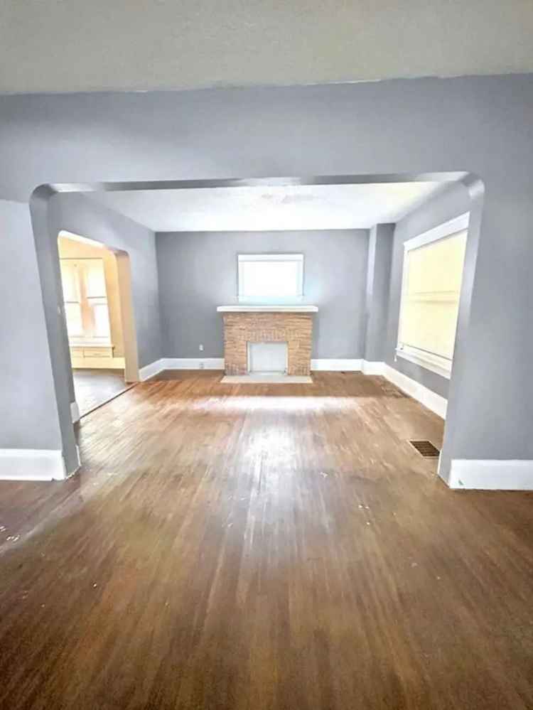 3 Bedroom 1 Bathroom House Near MetroHealth