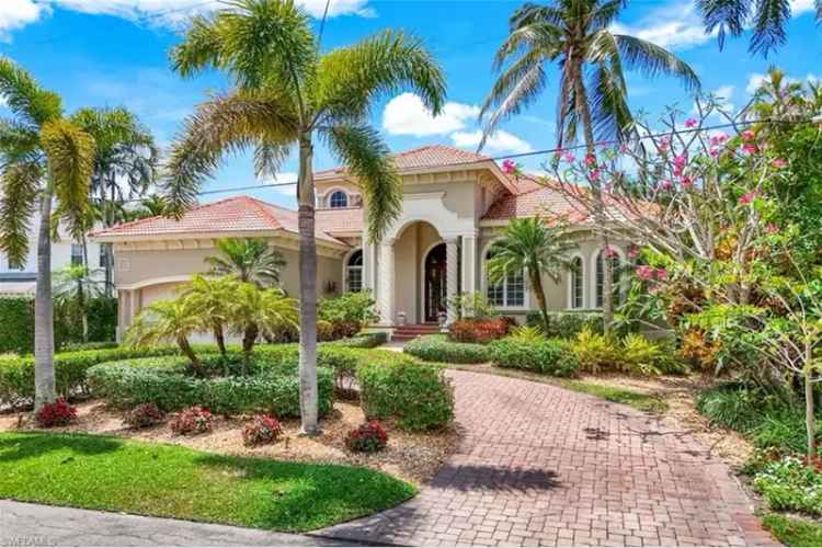Oyster Bay Waterfront Home with Boat Lifts and Pool