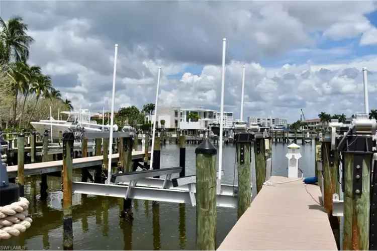 House For Sale , 4090, Gulf Shore Boulevard North, Naples, Florida