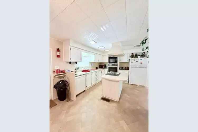 2 Bed 2 Bath Home in 55+ Lakeside Hills Estates