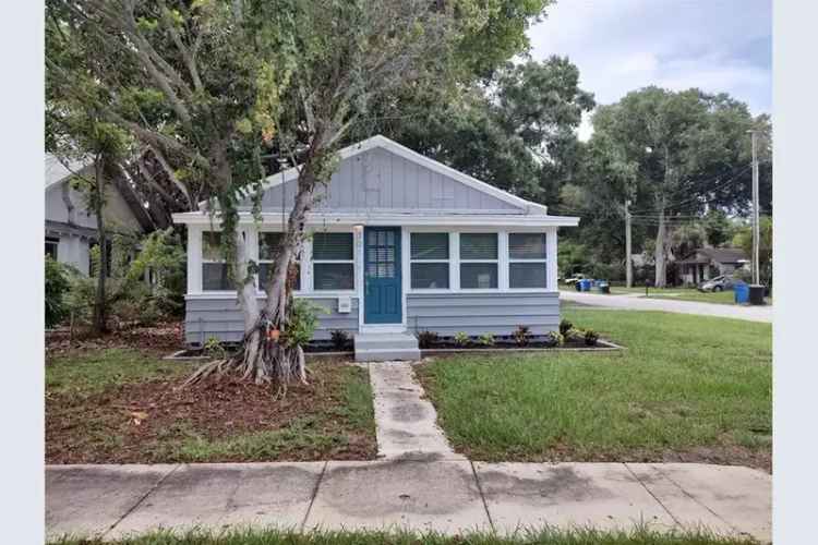 3 Bedroom 2 Bathroom Home in North St Petersburg