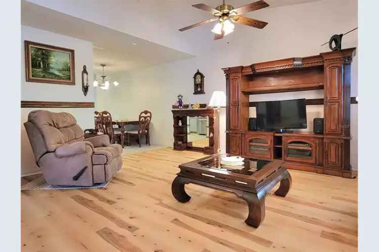 Charming Florida Home Near Beaches Move In Ready