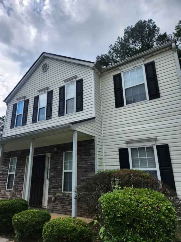 Fully Furnished 3-Bedroom House Near Airport