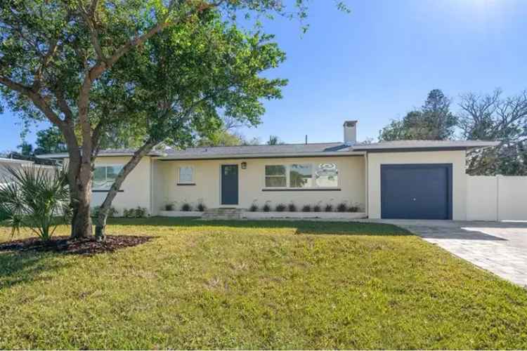 Stunning Renovated 4-Bedroom Home with Pool Guest House