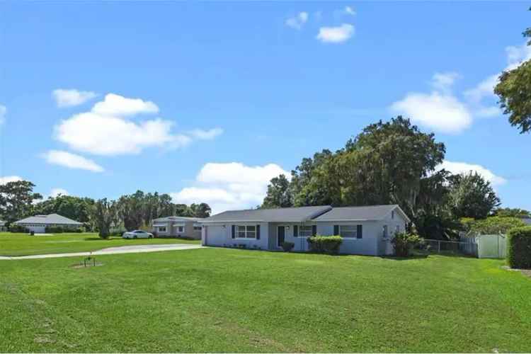 Lakefront Home in St Cloud Near Disney