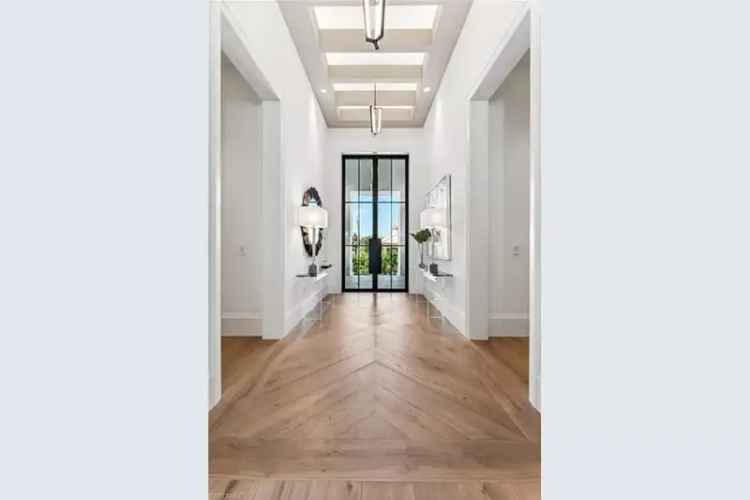 House For Sale , 2990, Leeward Lane, Naples, Florida