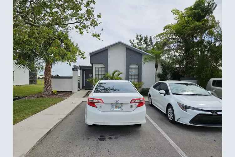House For Sale , 213, Southwest Sterret Circle, Port Saint Lucie, Florida
