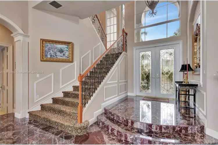 Luxury Lakefront Home in Frenchmans Reserve