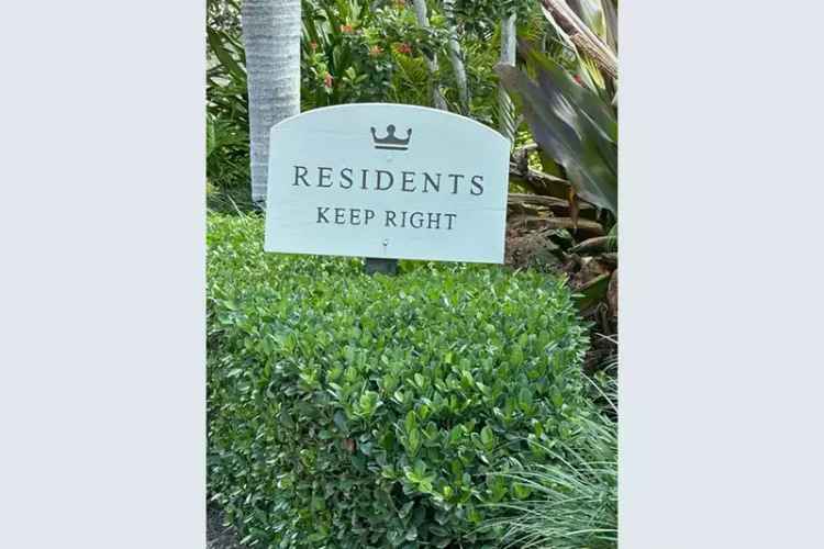 King Court West Corner Unit Gated Community Garage Washer Dryer Patio Amenities