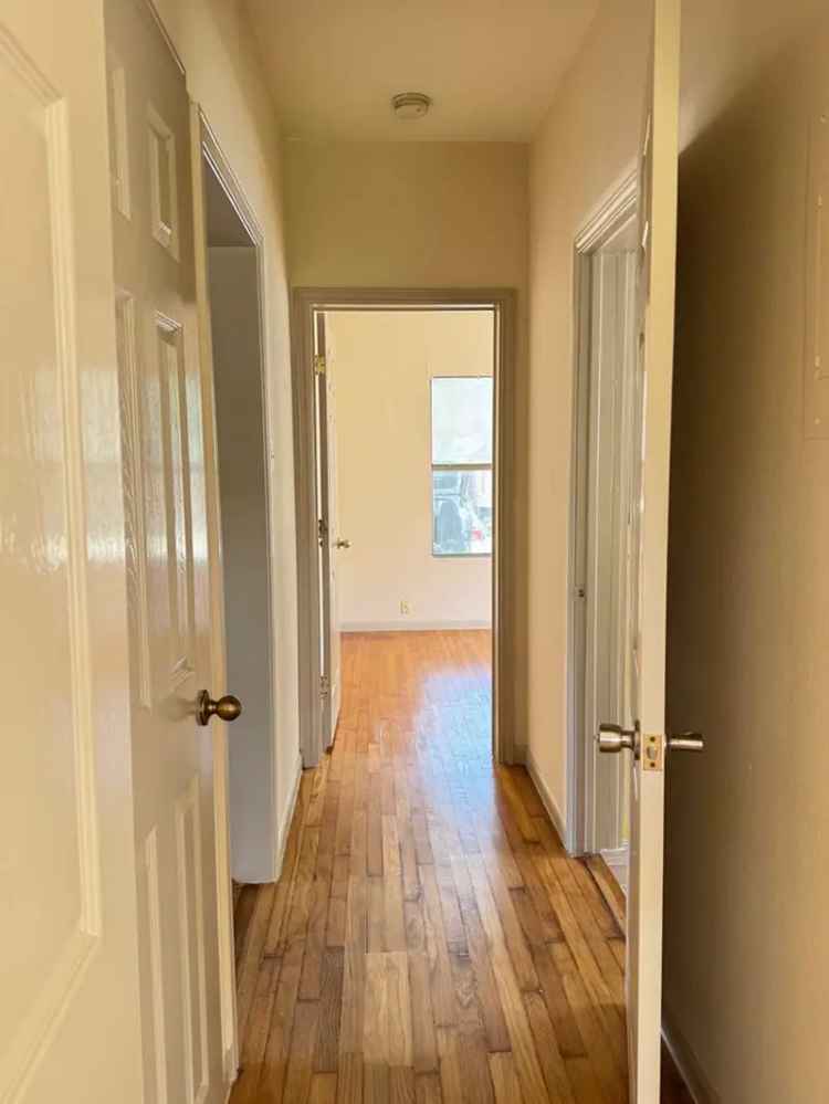 2 BR 1 BA Cottage in Gated Community