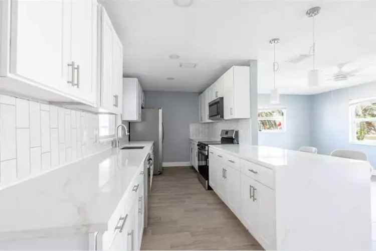 House For Sale , 5810, Venetian Boulevard Northeast, Saint Petersburg, Florida