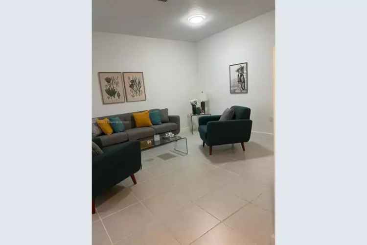 Luxury Townhouse in Westview North Miami 3 Beds 25 Baths