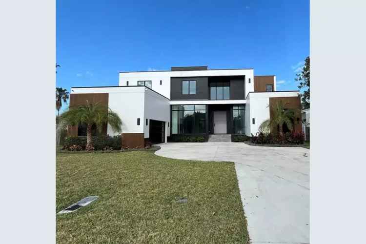 Luxury Modern Home in Snell Isle -  Arjen Homes