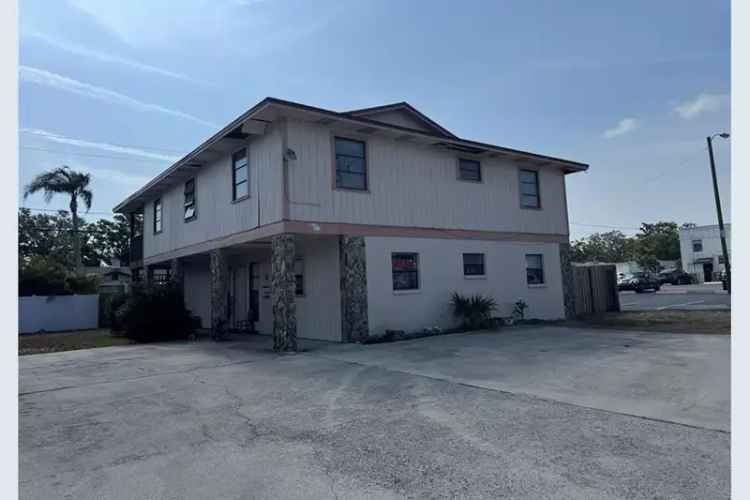 Magnolia Heights Duplex: Investment Opportunity in St Petersburg