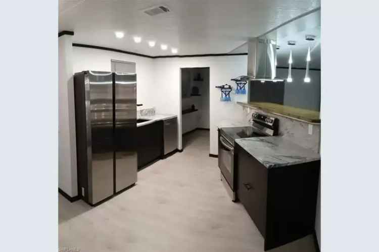 Mobile home For Sale , 5502, Ben Franklin Lane, North Fort Myers, Florida