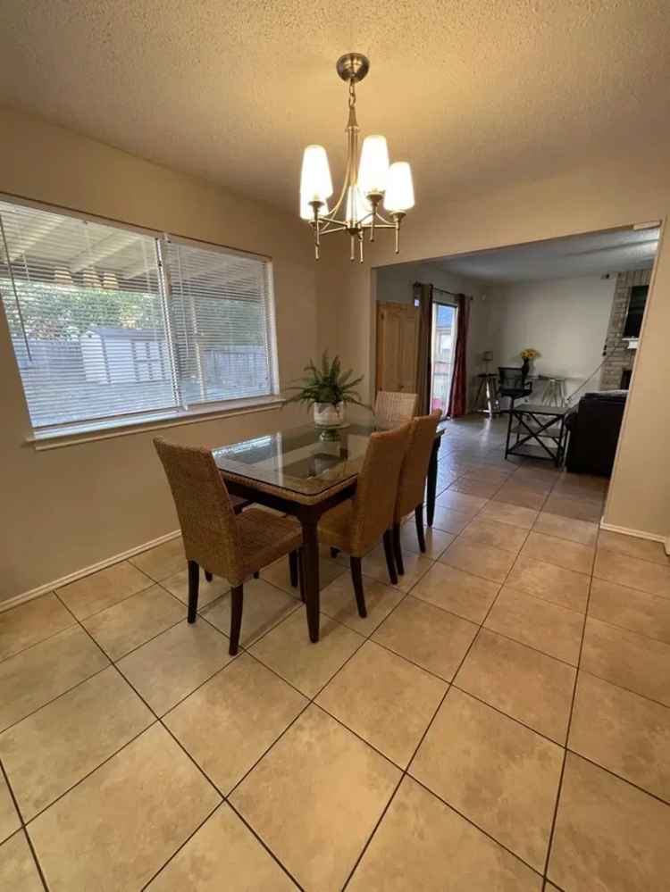 3 Bed 2 5 Bath Home in Ridg Creek Fully Furnished