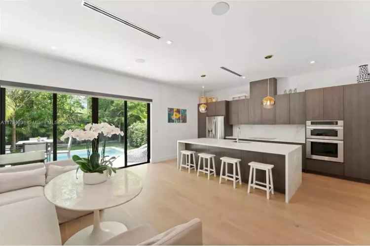 House For Sale , 3132, Plaza Street, Miami, Florida