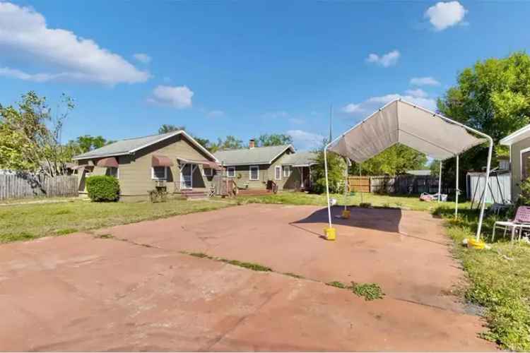 3 Bed 2 Bath House Plus 11 ADU Kenwood Double Lot Alley Access