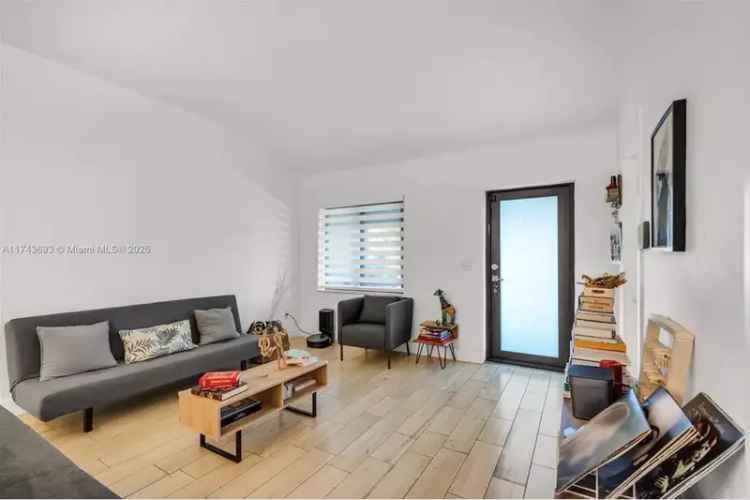 House For Sale , 2000, Southwest 16th Street, Miami, Florida