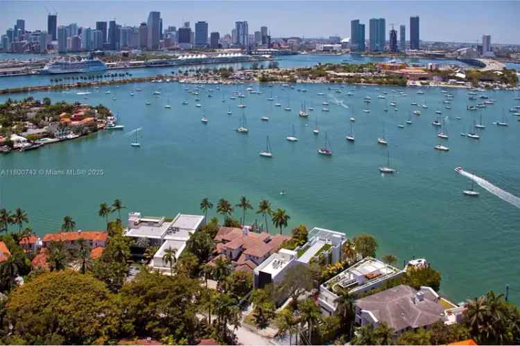 Hibiscus Island Waterfront Home: 6 Beds, 6.5 Baths, Infinity Pool, Stunning Bay Views