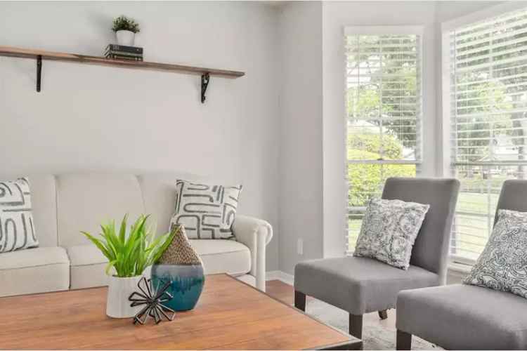 Bryn Mawr Pool Home 4 Bed 25 Bath Remodeled Kitchen New Roof