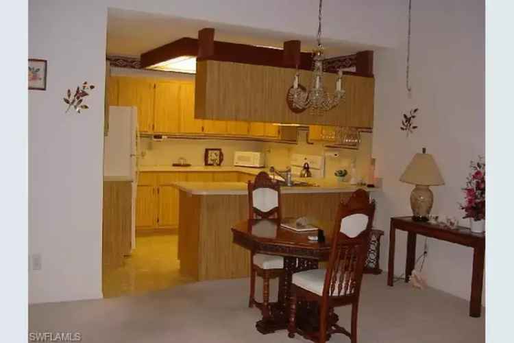 Foxmoor Lakes Quadraplex Unit Split Bedrooms Tile Floors Huge Patio