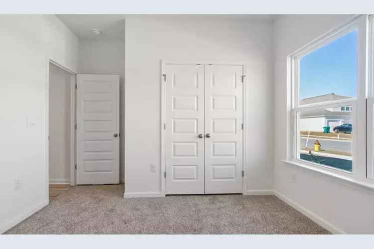 Freeport Homes near Beaches: 3-4 Bedroom Houses with Garages