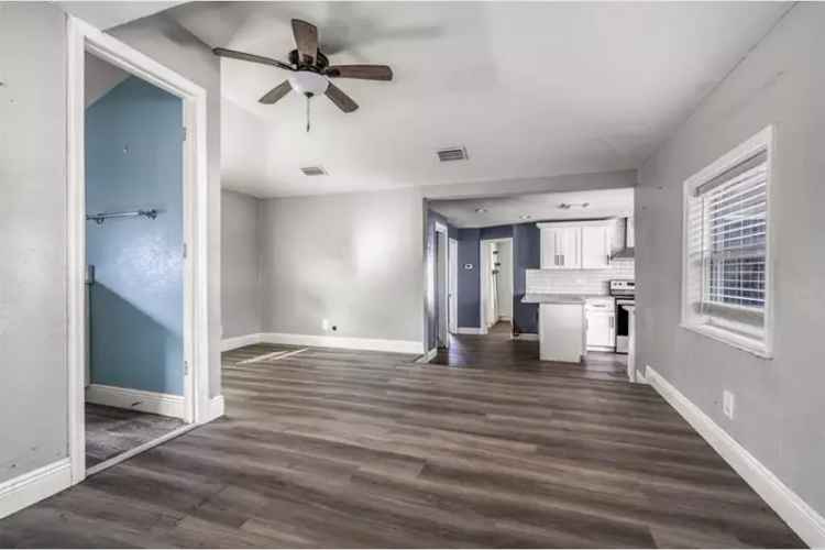 OUE Zoned Lot Investment Opportunity in St Pete 3 Bed 2 Bath Home