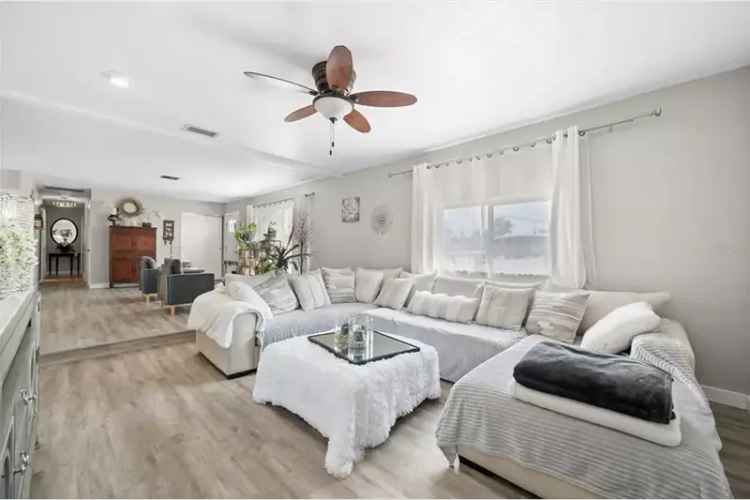 Updated 3 Bed 2 Bath Florida Home Peaceful Backyard Private Retreat