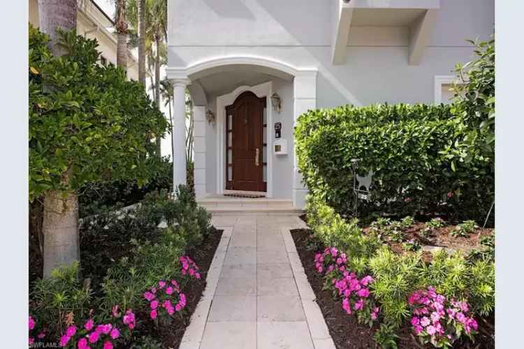 House For Sale , 25, 2nd Avenue South, Naples, Florida