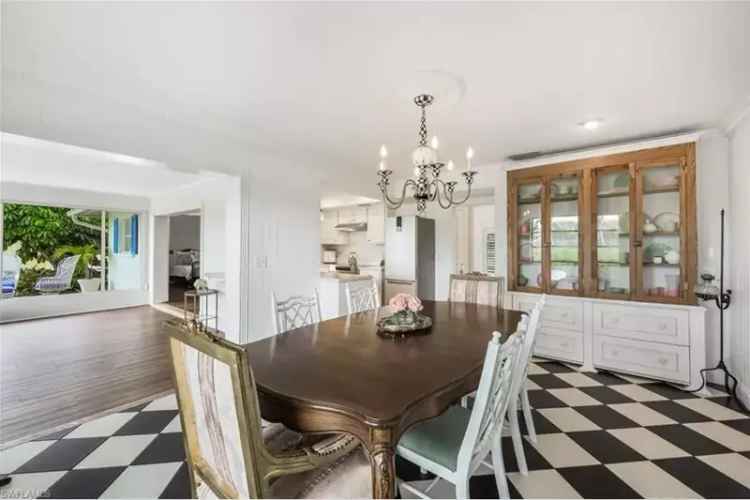 3-Bedroom Cottage with Lake and Golf Course Views