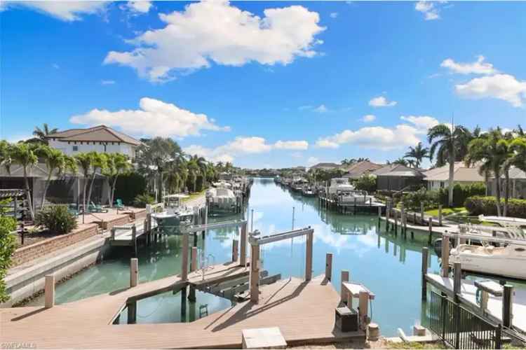 Marco Island Beachfront Home: 3BR, 3BA, Private Dock, Pool