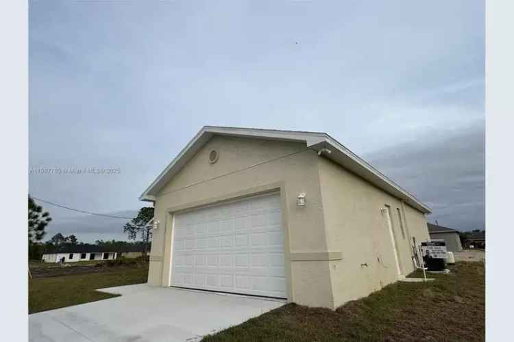 Spectacular 4 Bedroom Home in Lehigh Acres, FL