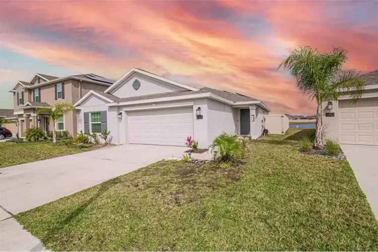 4 Bedroom 2 Bathroom Home in Great Saint Cloud Community