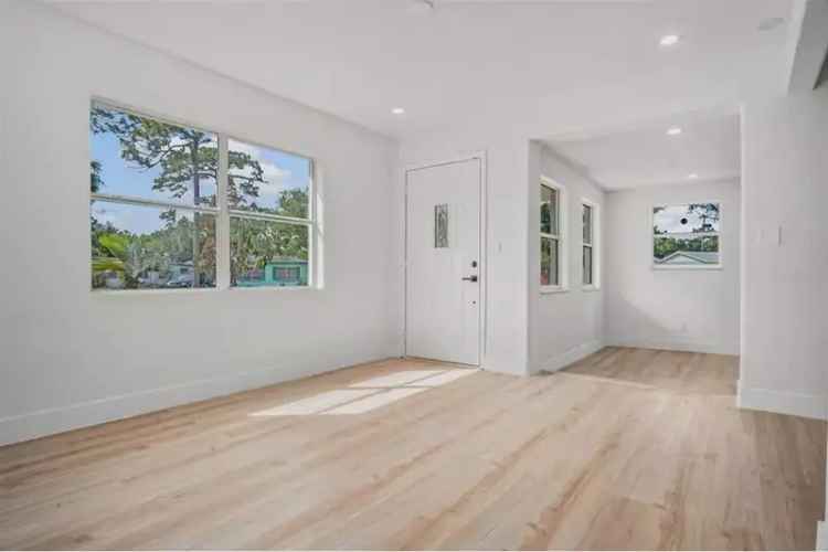Updated Single Story Home near Lake Eola