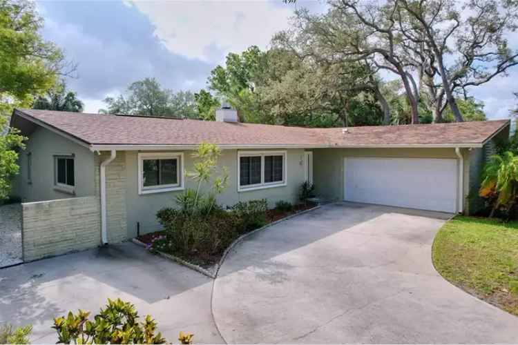 4-Bedroom Pool Home with Updated Systems - Ozona