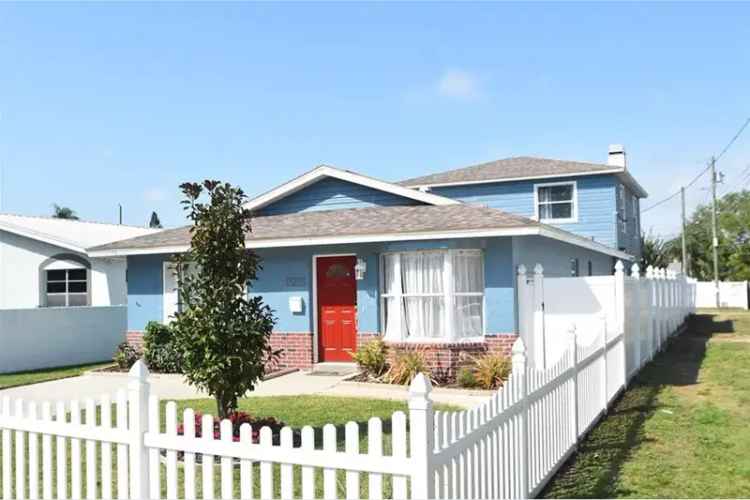 5-Bedroom 3-Bath Home in St Petersburg No Flood Insurance Needed