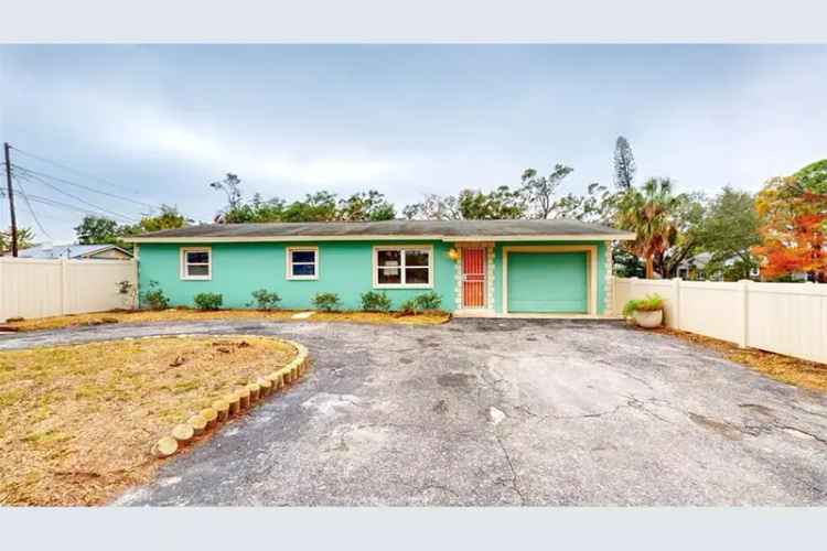 3-Bedroom 2-Bathroom Home in Woodlawn Oaks Near Downtown St Petersburg