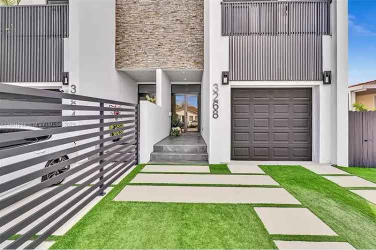Modern 3-Bed Townhome near Coral Gables & Coconut Grove