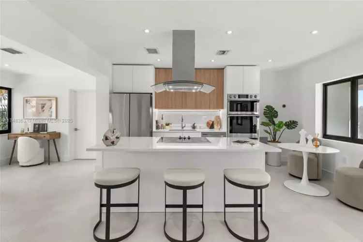 Turnkey 4-Bedroom Home near Citadel Food Hall