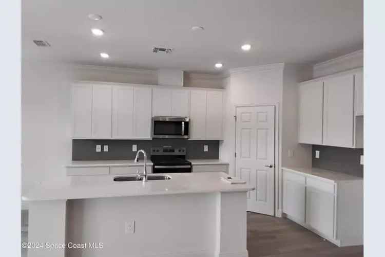 SANIBEL Floor Plan: Spacious Home with Energy-Efficient Features