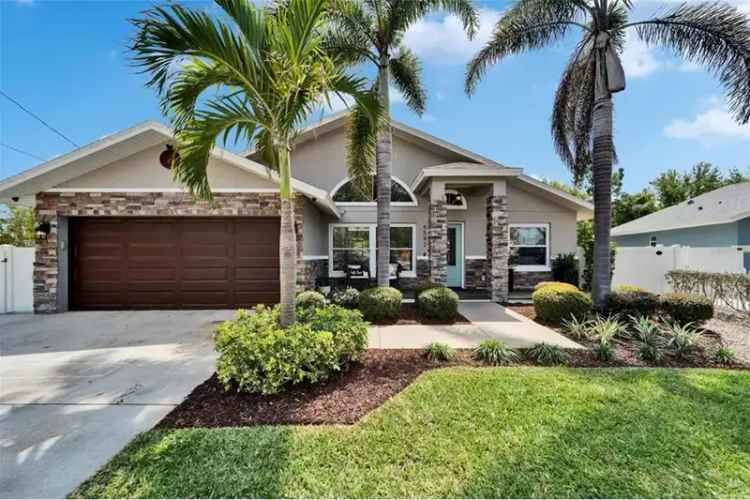 Florida Retreat 3BR 2BA Home Near Beaches Pool Outdoor Kitchen